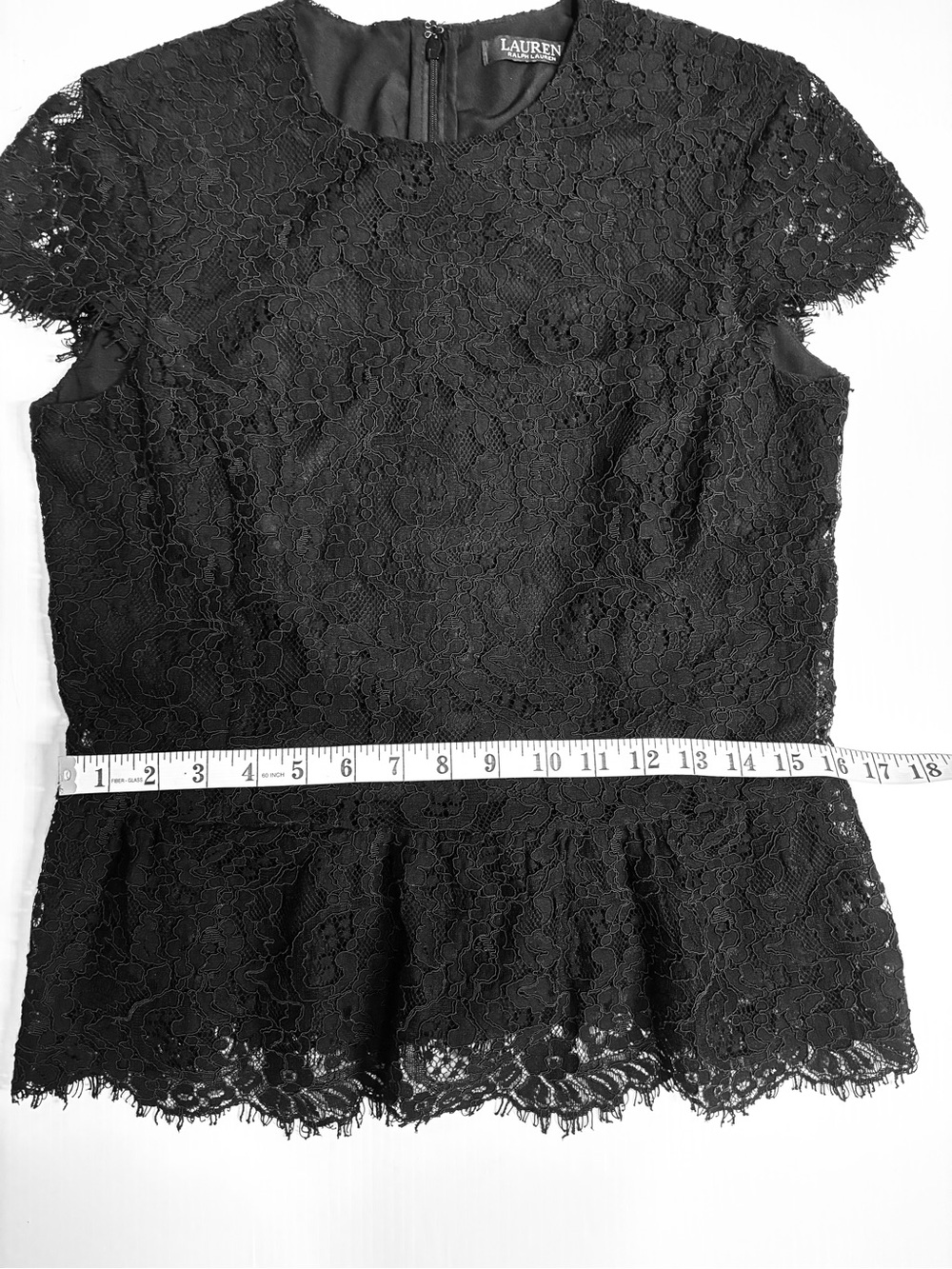 Lauren Ralph Lauren Black Premium Lace Top with Cap-Sleeve - Size: 2 - Picture 13 of 14